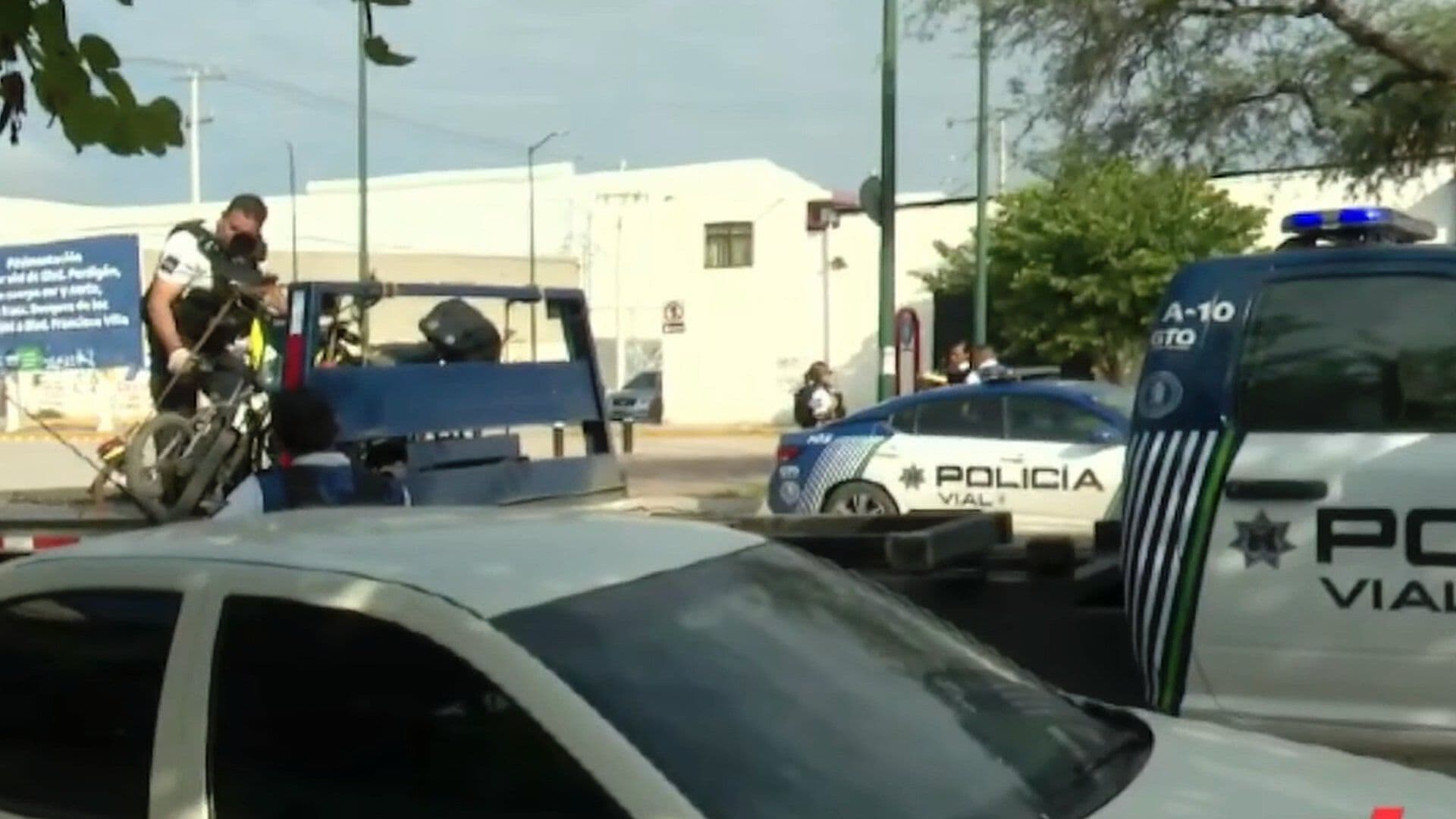 Un Ciclista y un Motociclista Resultaron Graves Tras Chocar en el Francisco Villa en León