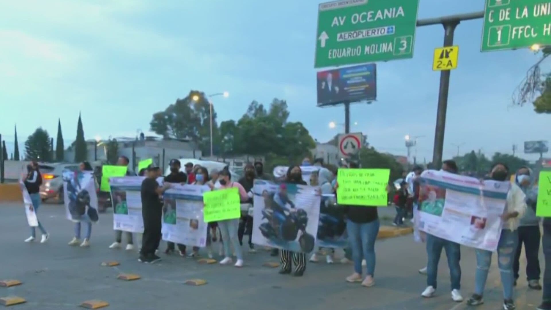 Familiares de Hombre Desaparecido Bloquean Circuito Interior para Exigir su Búsqueda