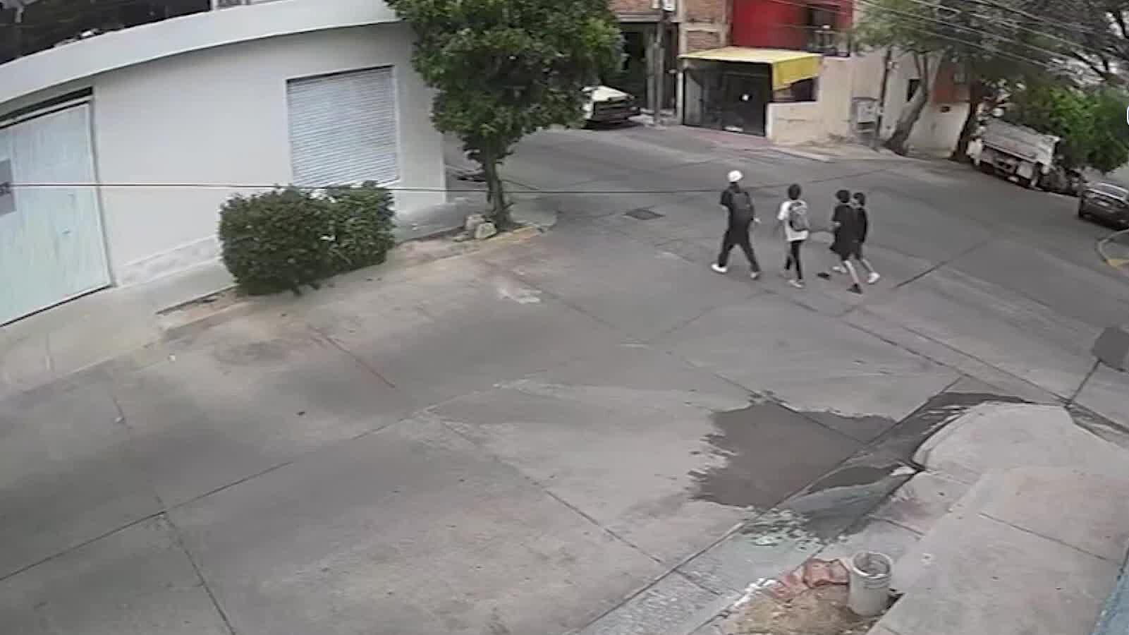 Cámara de Seguridad Muestra a Amigos Antes de Desaparecer en Guadalajara