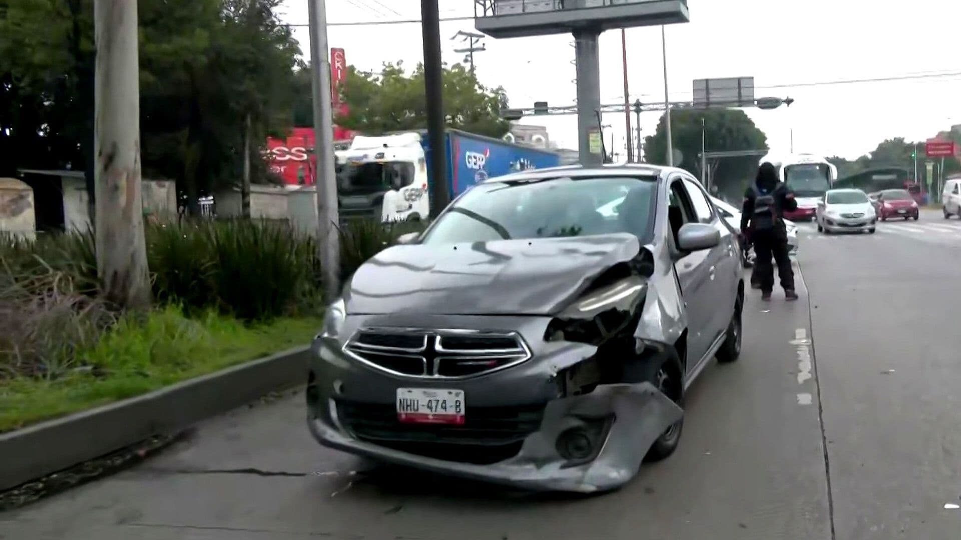Choque Afecta Circulación en Calzada Vallejo, Azcapotzalco