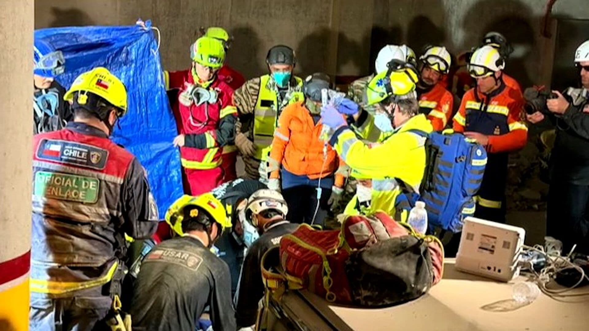 Equipo USAR de Cruz Roja Mexicana Rescató a Persona con Vida en La Guaira, Venezuela