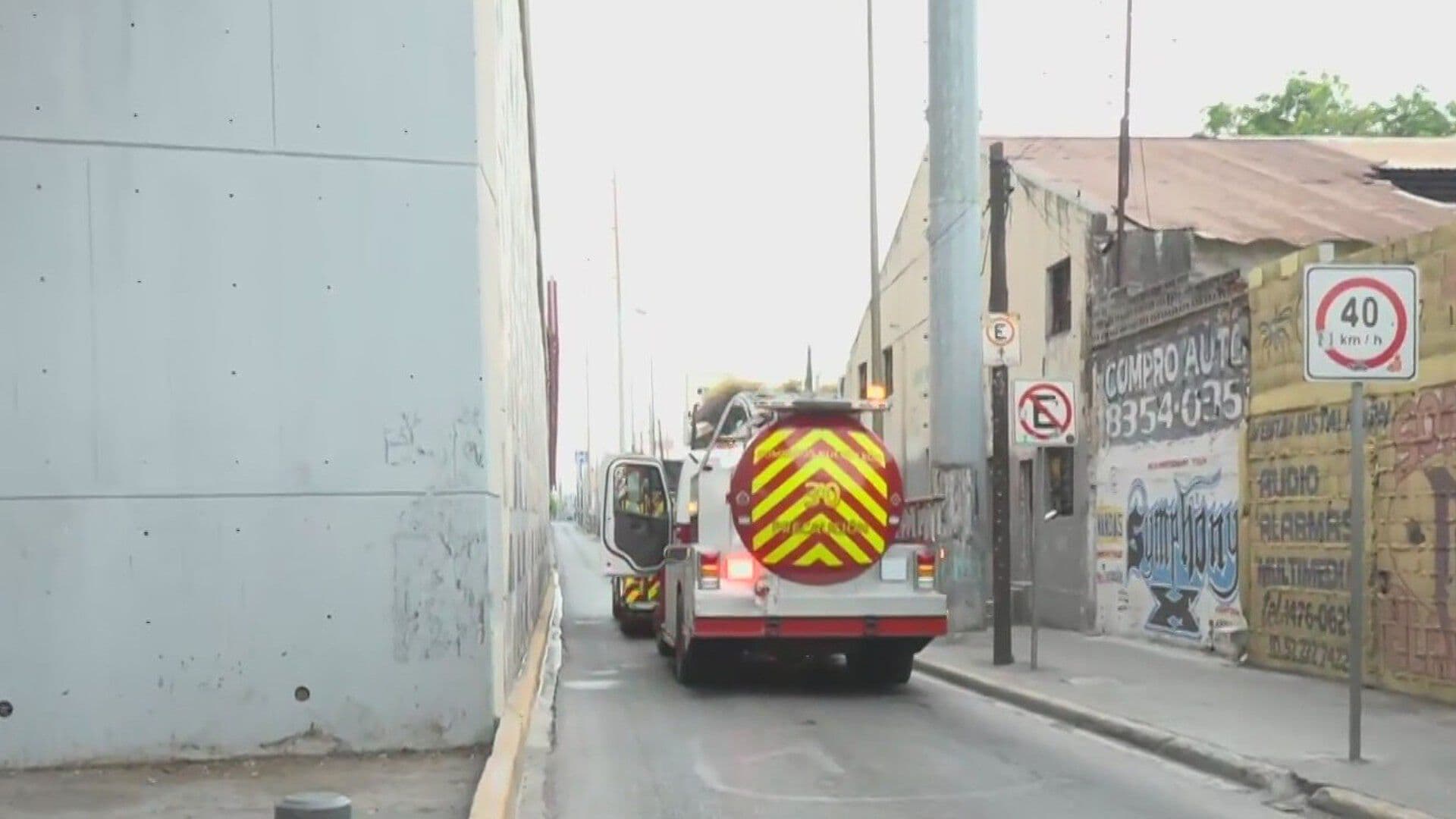 Moviliza Incendio de Bodega en Col. Terminal en Monterrey.