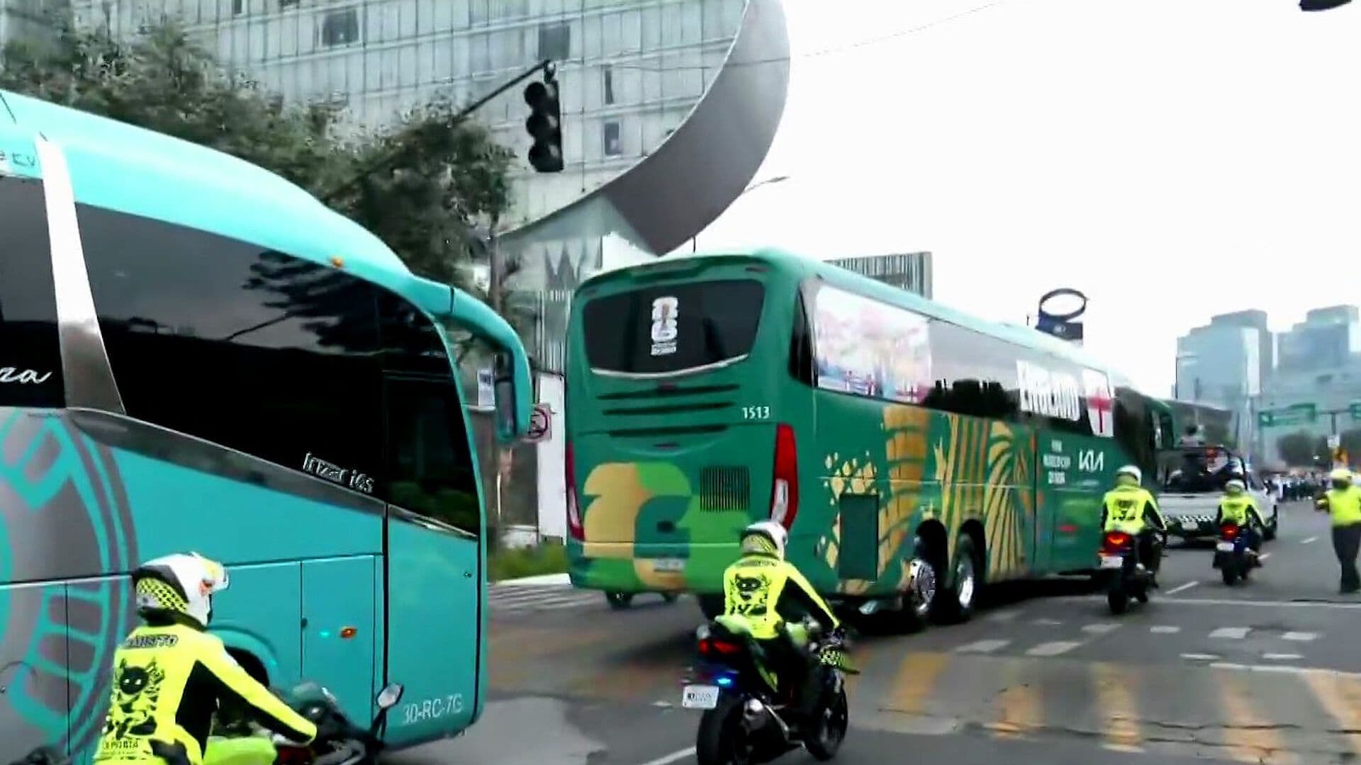 Selección de Inglaterra Parte Rumbo al Estadio Ciudad de México para Enfrentar al Tri