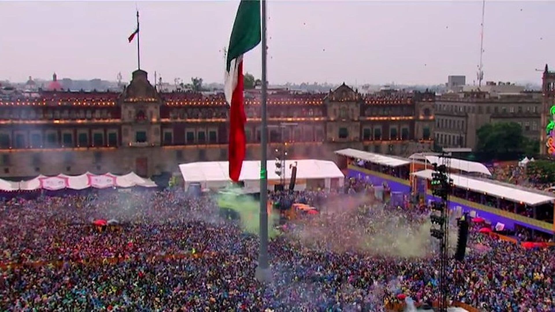 Así Se Escucha el Himno Nacional con Más de 55 Mil Voces en el Zócalo de la CDMX