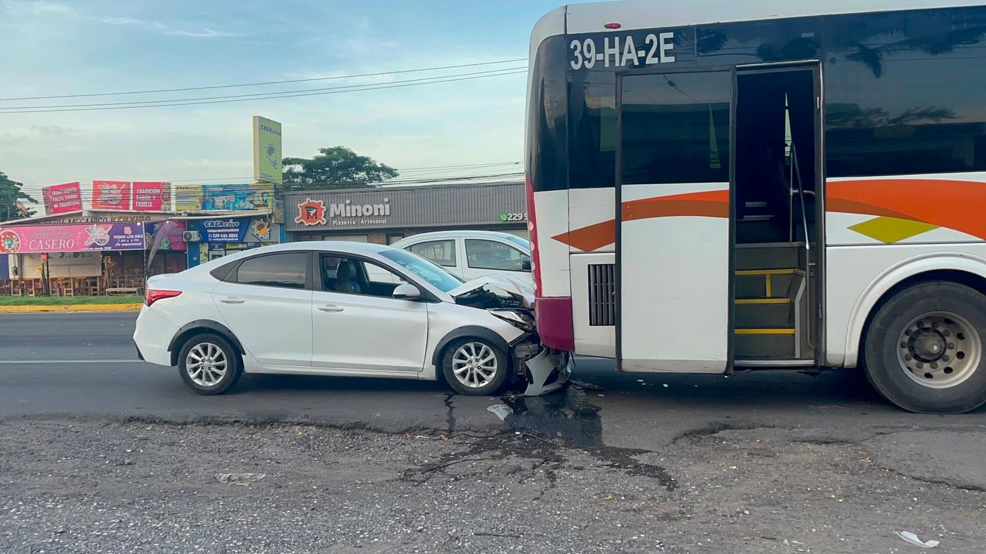 Afección Vial por Fuerte Choque por Alcance en la Carretera Veracruz Xalapa