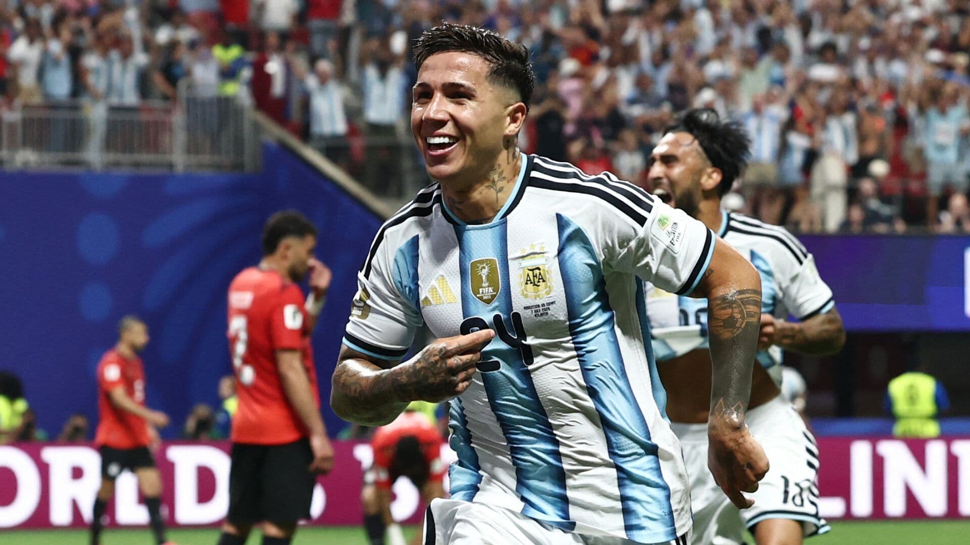 Aficionados Celebran el 3-2 de Argentina Sobre Egipto en el Mundial 2026