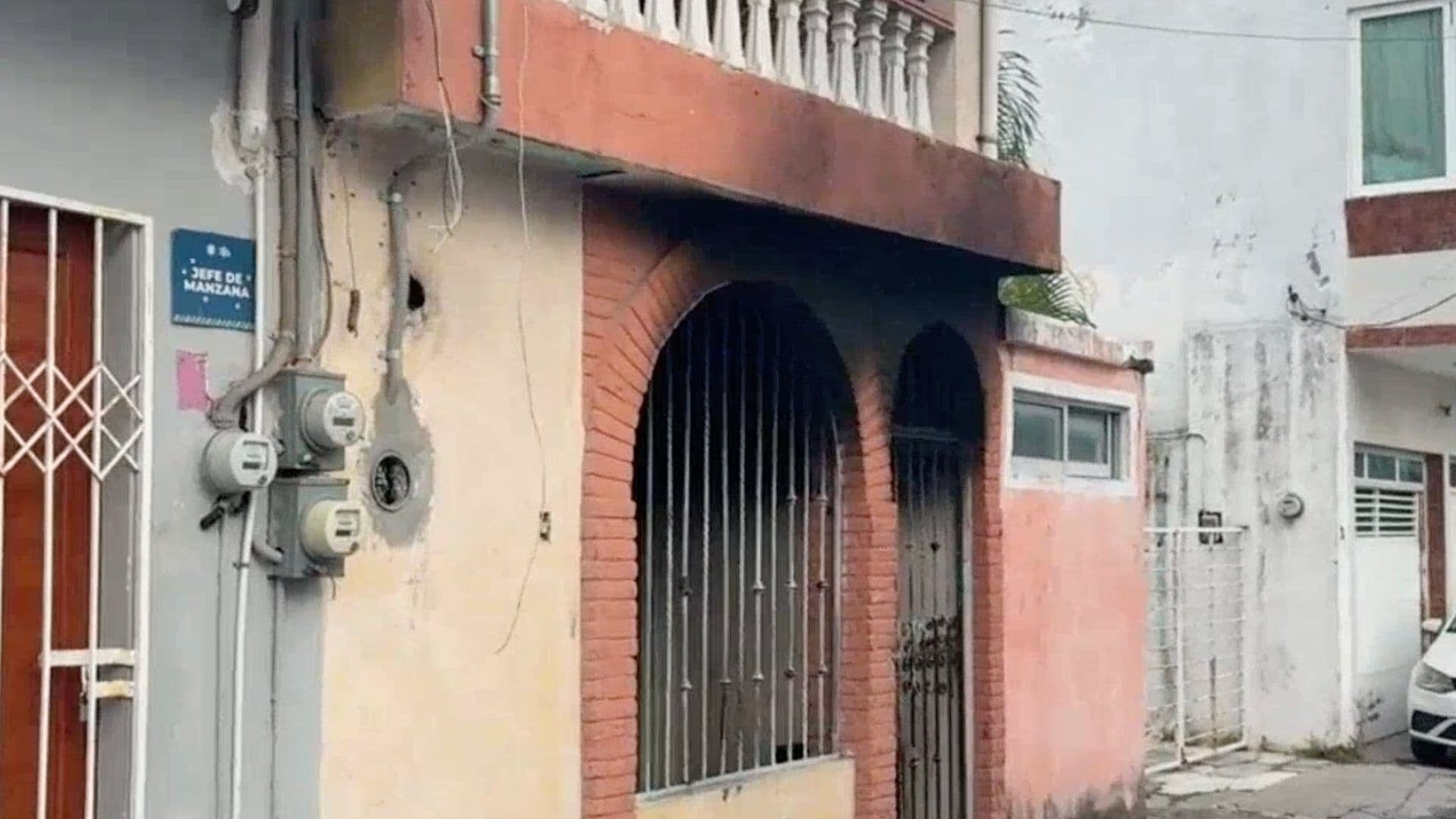 Fuerte Incendio en una Vivienda Moviliza a Elementos de Bomberos en Veracruz