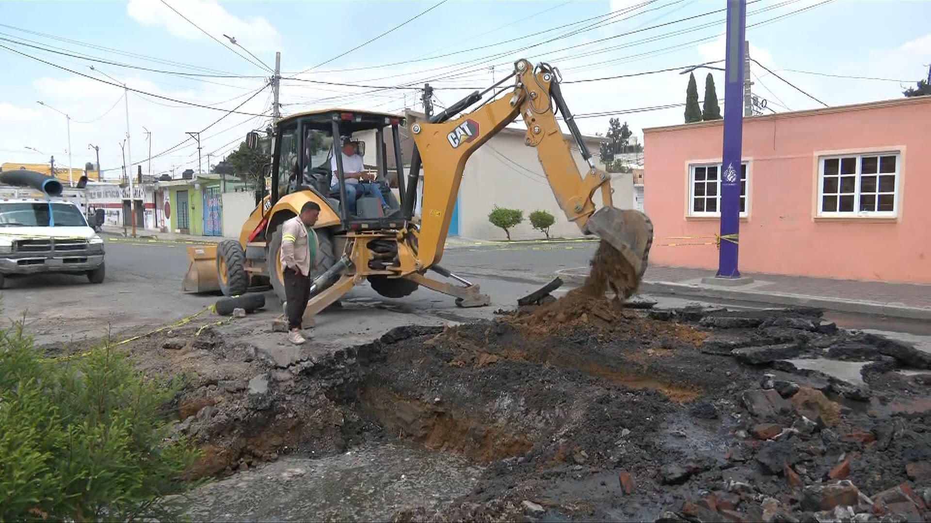 Reparan Fuga de Aguas Negras y Socavón en la Colonia San José, Alcaldía Tláhuac