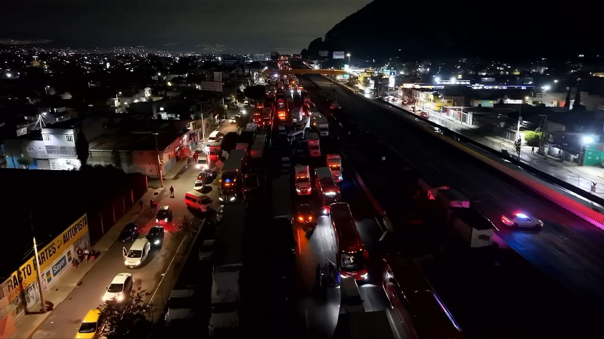 ¿Cuándo Van a Abrir? Bloqueo en la México-Puebla Cumple 5 Horas por Protesta de Ixtapaluca