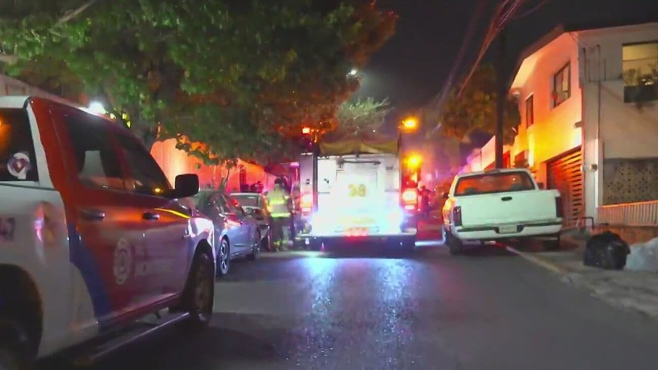 Moviliza a Bomberos Incendio de Casa en Col. Vista Hermosa en Monterrey
