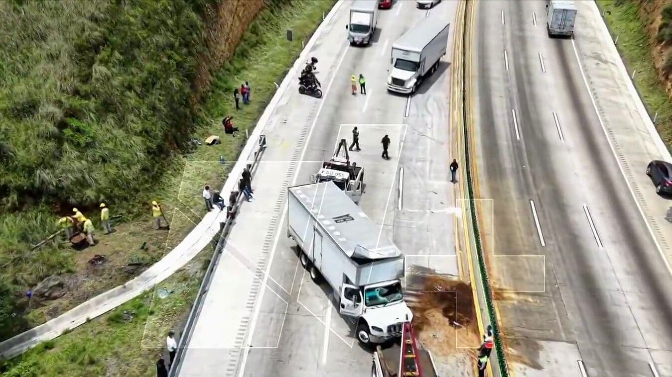 Vuelca Tráiler en la México-Puebla: Así se Ve Desde el Aire el Caos Vial
