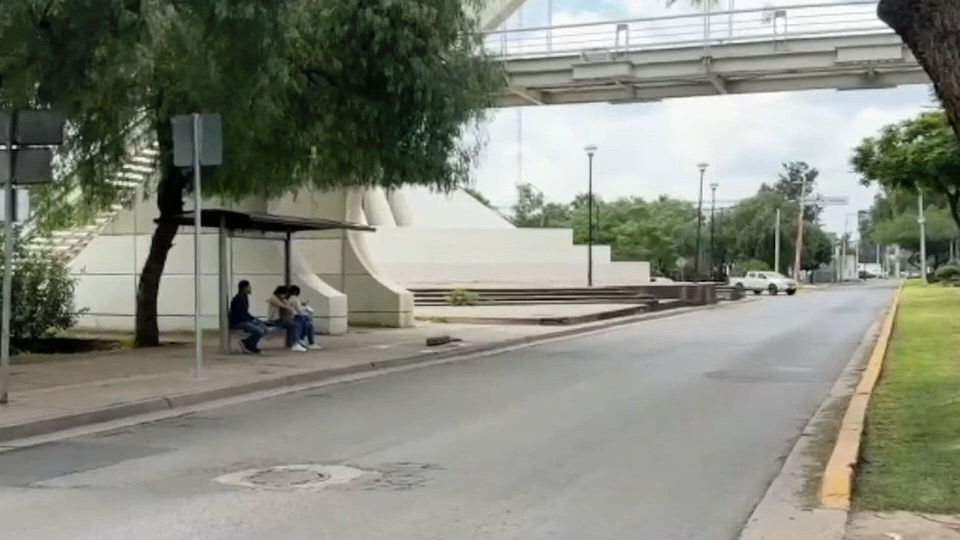 Usuarios del Transporte Público Batallan los Fines de Semana por Retrasos en las Rutas en León