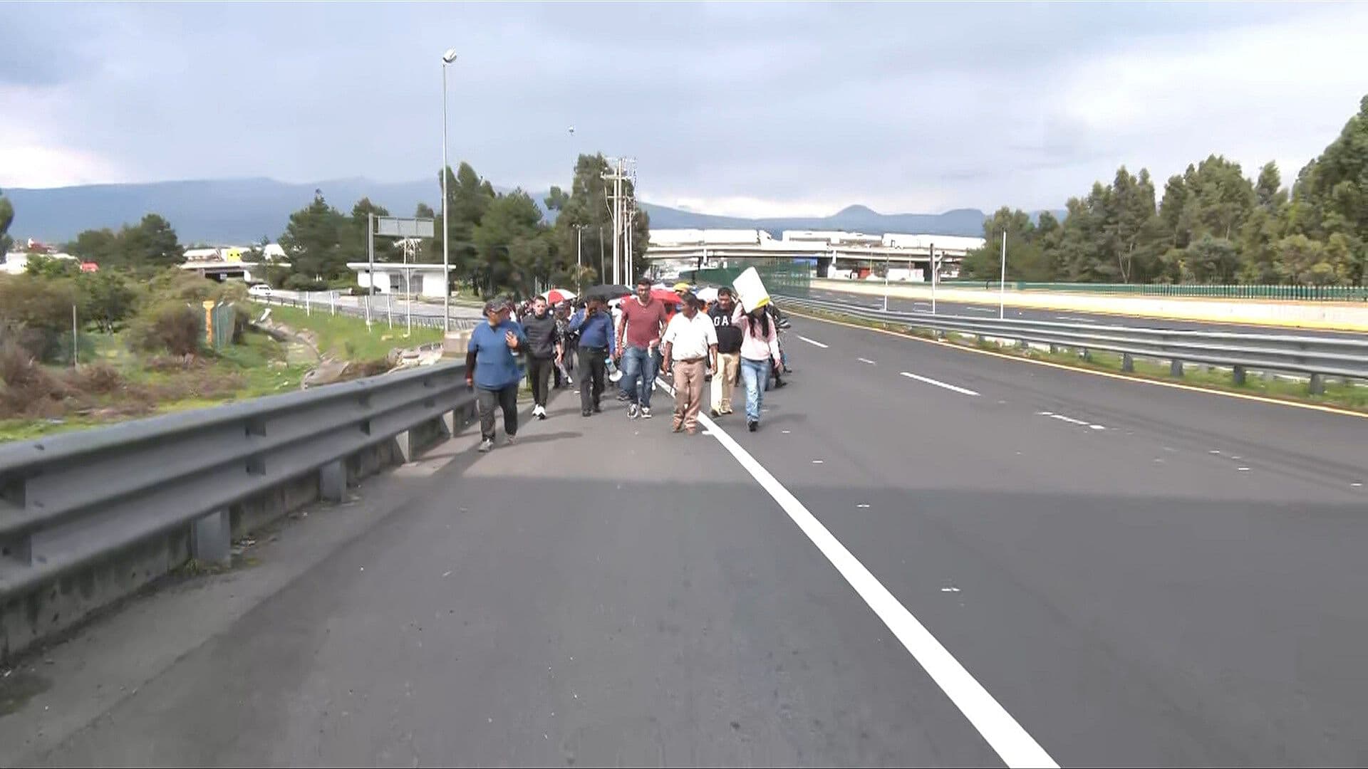 Manifestantes Retiran Bloqueo en Ambos Sentidos de la Autopista México-Puebla