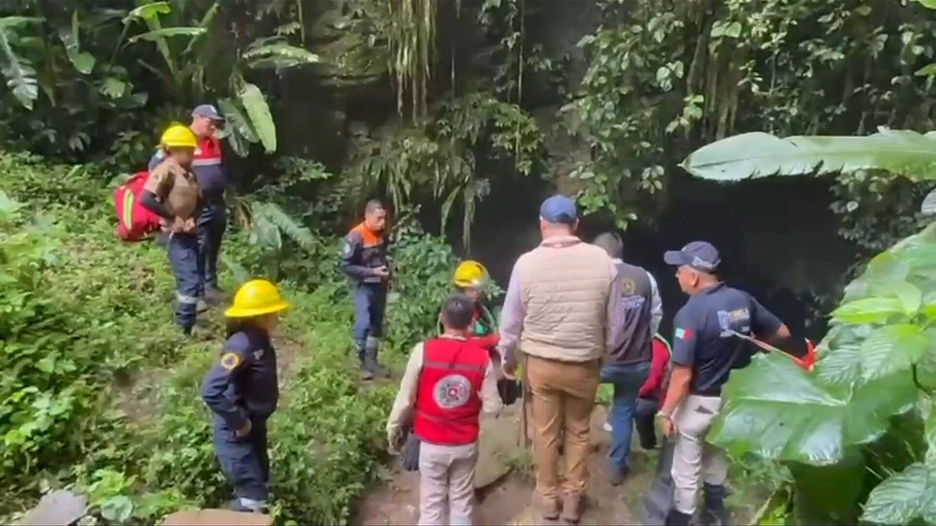 Hallan Cuerpos de Dos Desaparecidos en Gruta de Cuetzalan, Puebla; Buscan a Dos Más