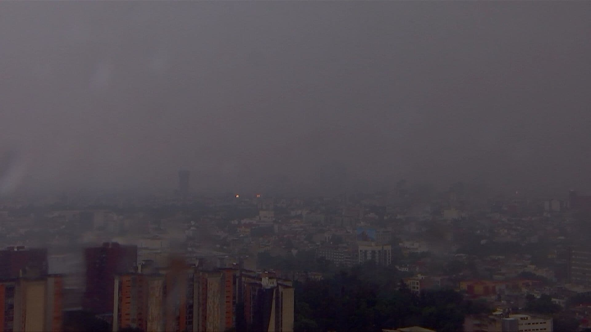 Tormenta Oscurece el Cielo de la CDMX; Así Se Ve Desde la Antena de Televisa Chapultepec