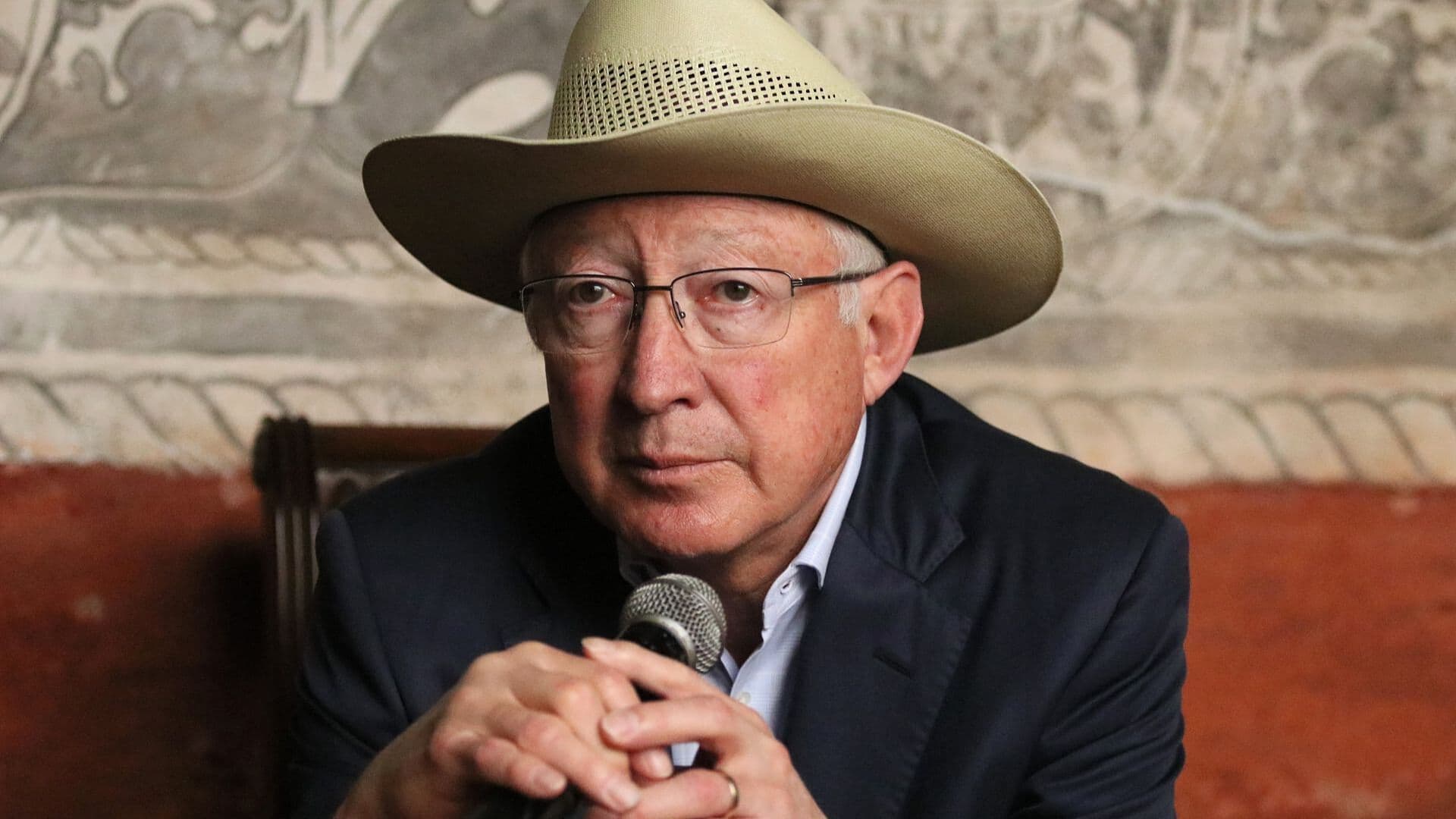 ¿Qué Dijo? Ken Salazar Responde a Sheinbaum sobre Detención de “El Mayo” Zambada