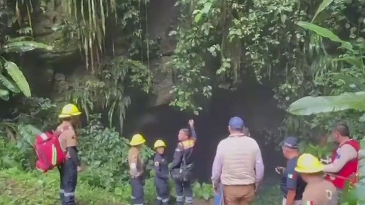 Suman Más de 30 Horas de Búsqueda de Excursionistas Atrapadas en Gruta de Cuetzalán, Puebla