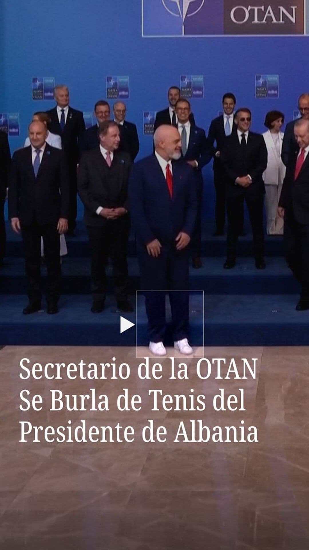 Secretario de la OTAN se Burla de Tenis del P. M. de Albania