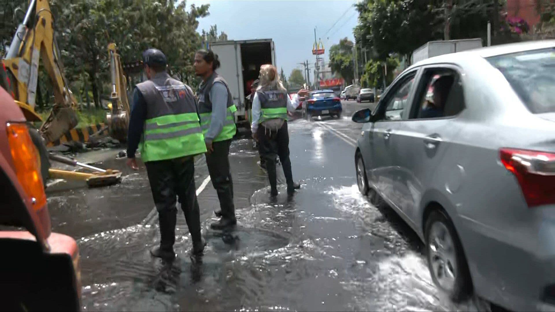 Fuga de Agua en Iztapalapa: Miles de Litros del Vital Líquido se Despedician Hoy 9 de Julio