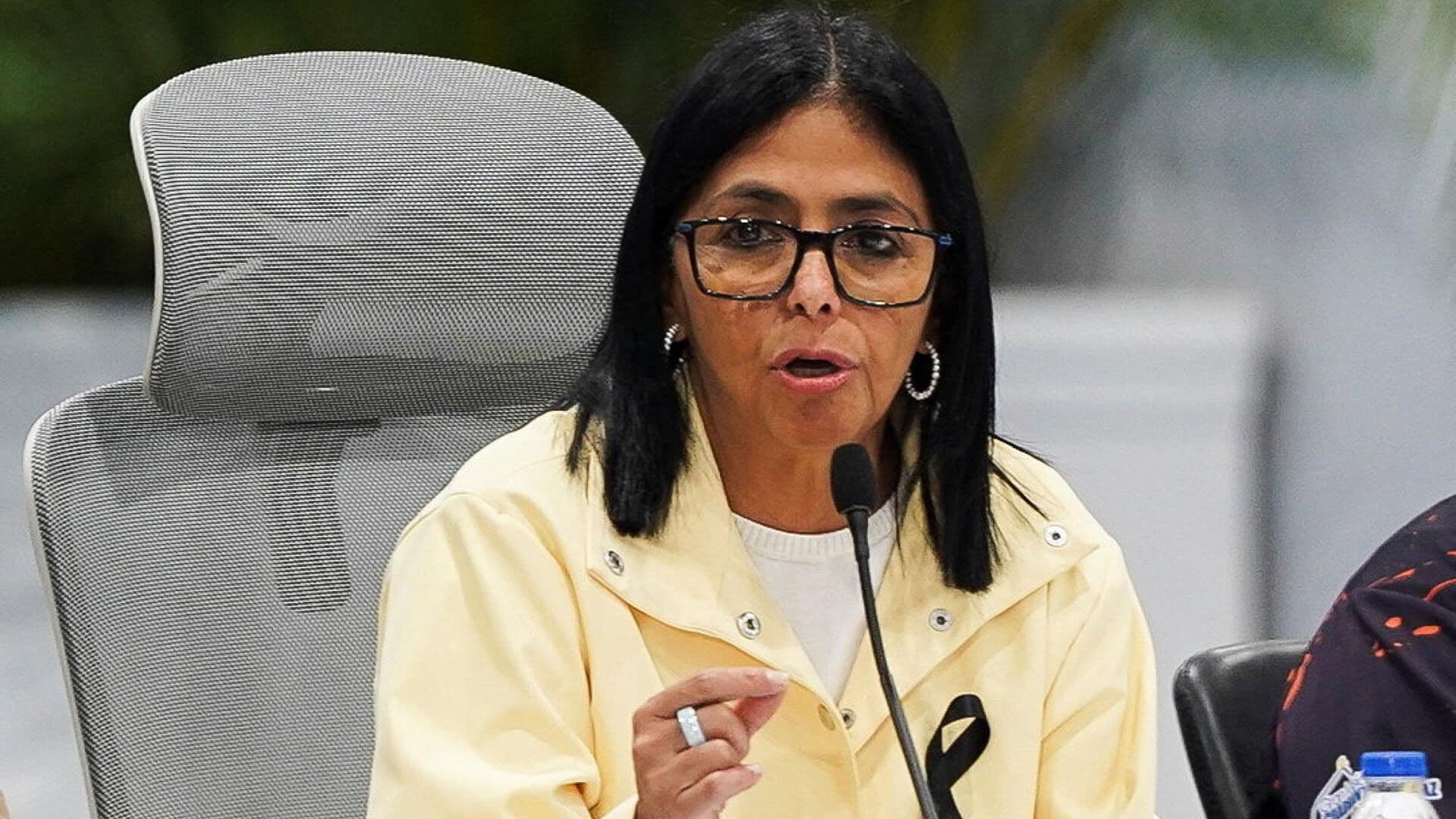 Delcy Rodríguez Pide al Rey Carlos que Libere Oro Venezolano para Reconstruir la Nación Caribeña