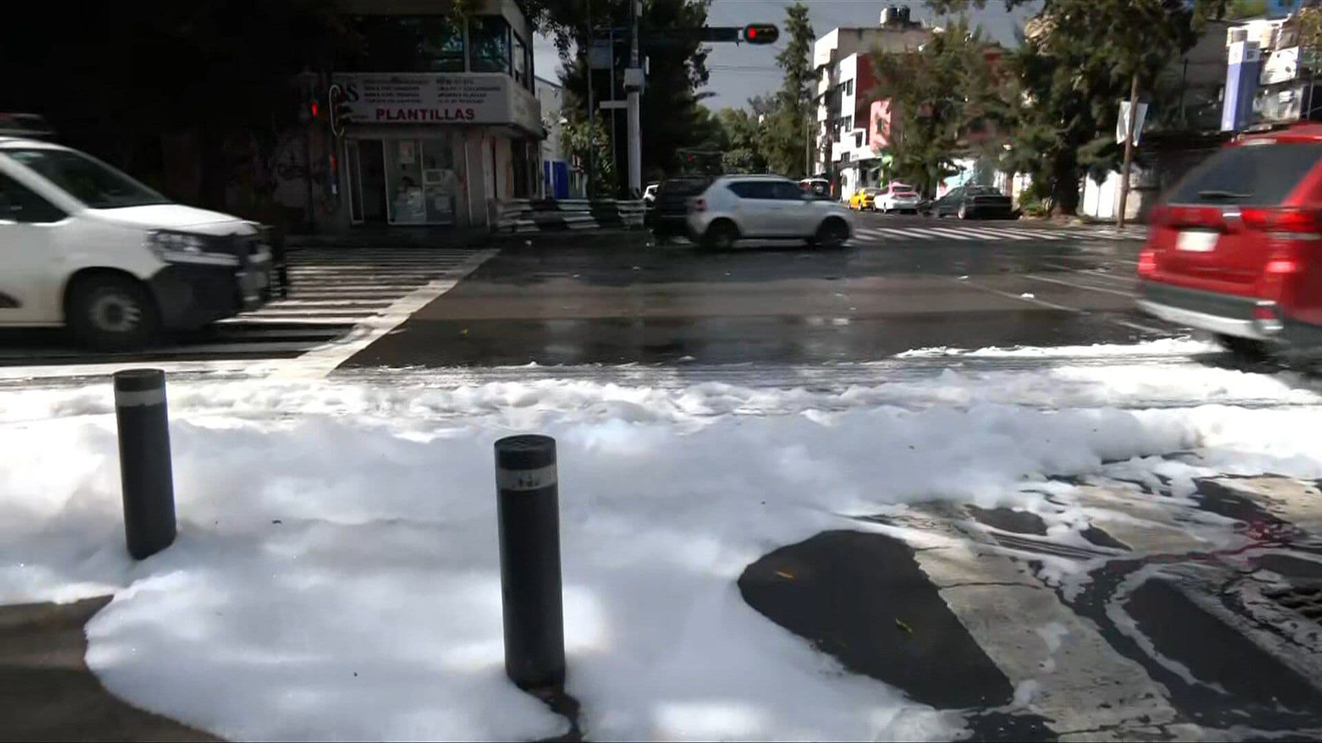 ¿Por Qué Apareció Espuma en la Colonia Moderna en la Benito Juárez, CDMX?