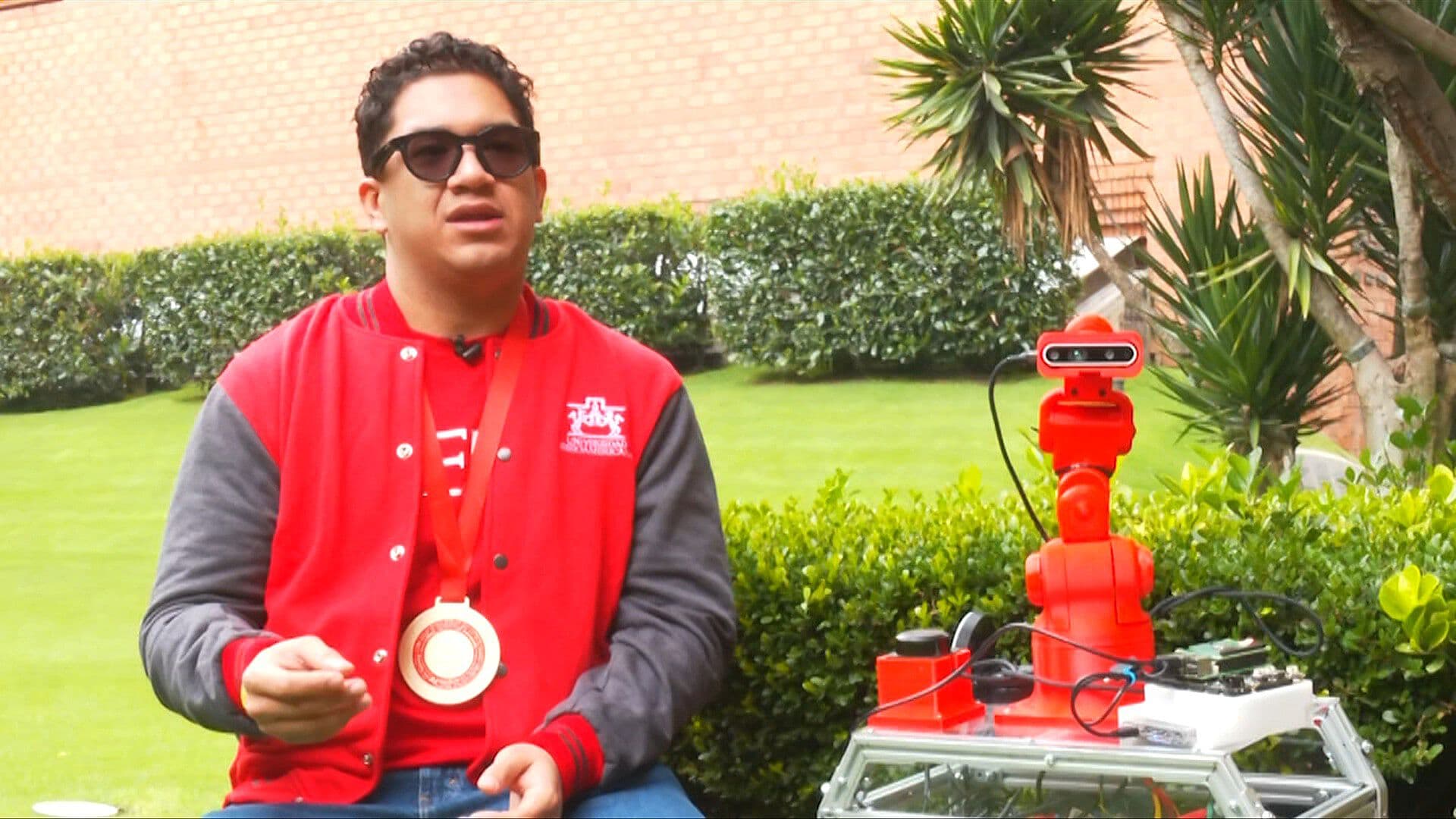 Orgullo Mexicano: Estudiantes Crean Robot con IA para Enfrentar Plagas en el Campo