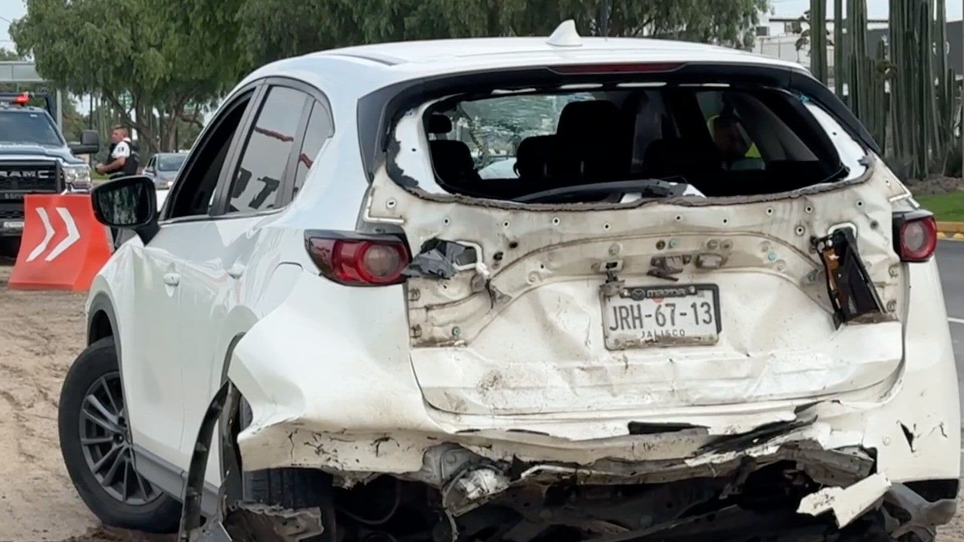 Tráiler Provoca Carambola con Siete Autos Involucrados en León, Guanajuato; No Hay Heridos