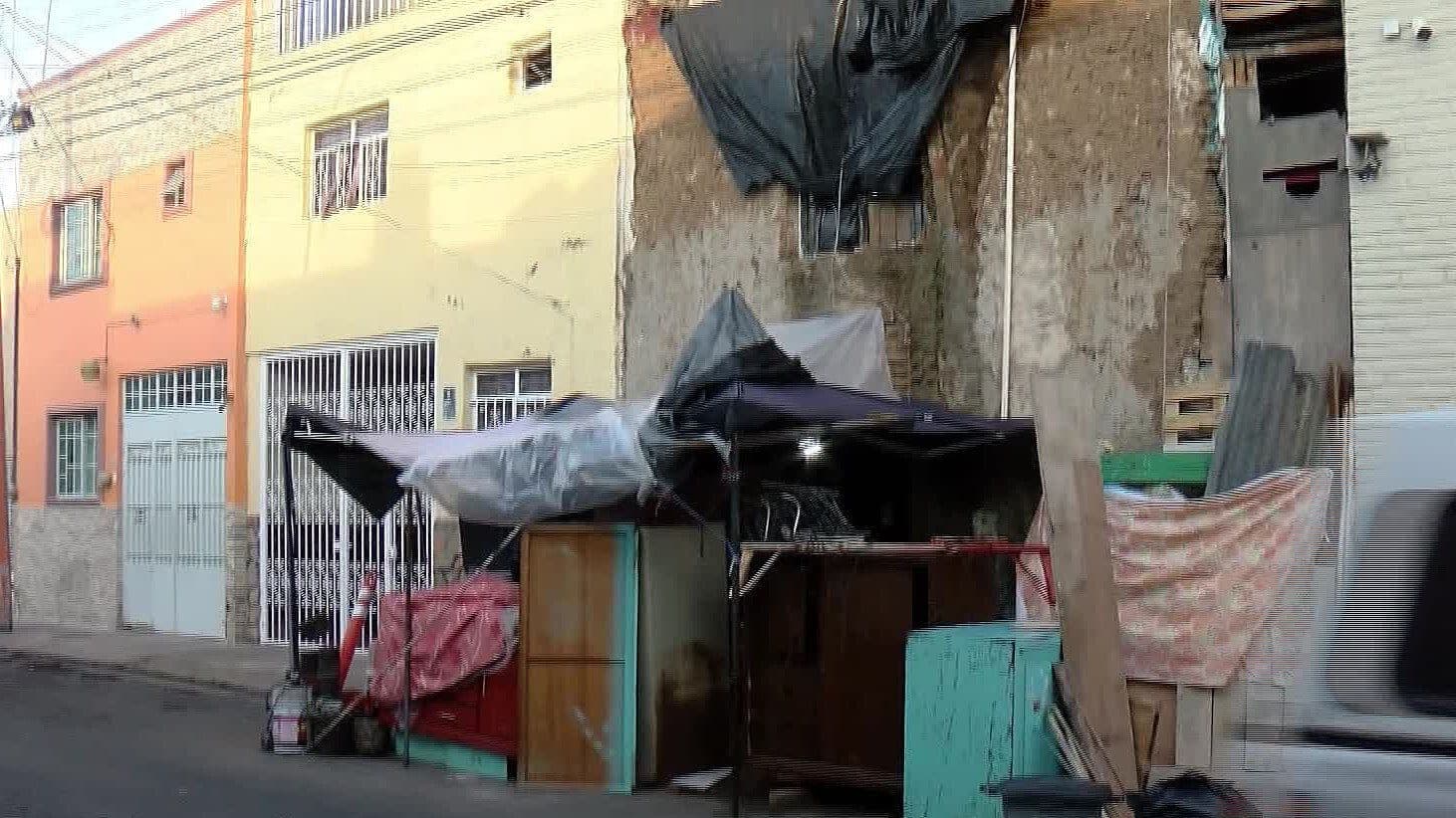 Habitantes del Centro de Guadalajara Denuncian a Vecino por Invadir la Banqueta