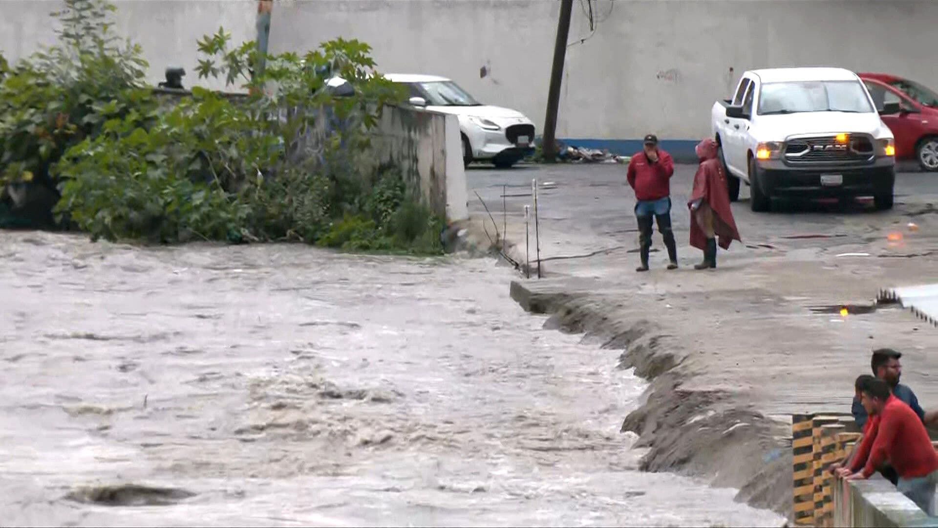 Lluvias en Naucalpan Hoy: Alerta por Posible Desbordamiento del Río Hondo en Periférico