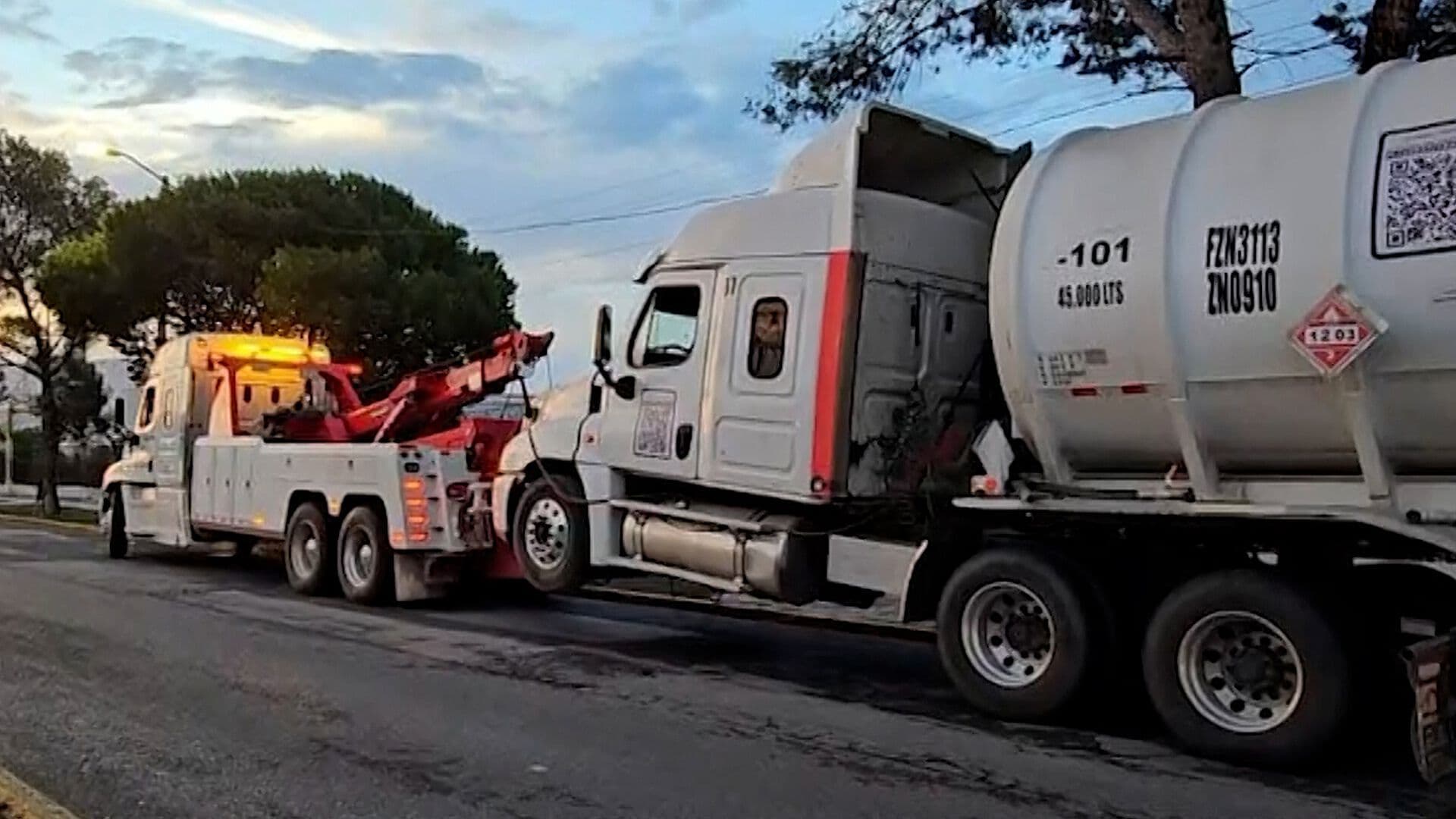Guardia Nacional Asegura Pipa con Presunto Combustible Ilegal en Autopista Torreón-Saltillo