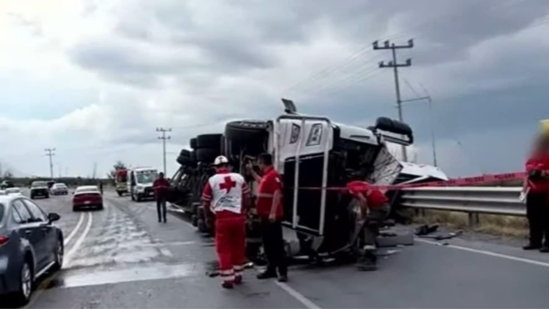 Muere Hombre en Accidente Vial en Carretera a Colombia en Salinas Victoria, Nuevo León