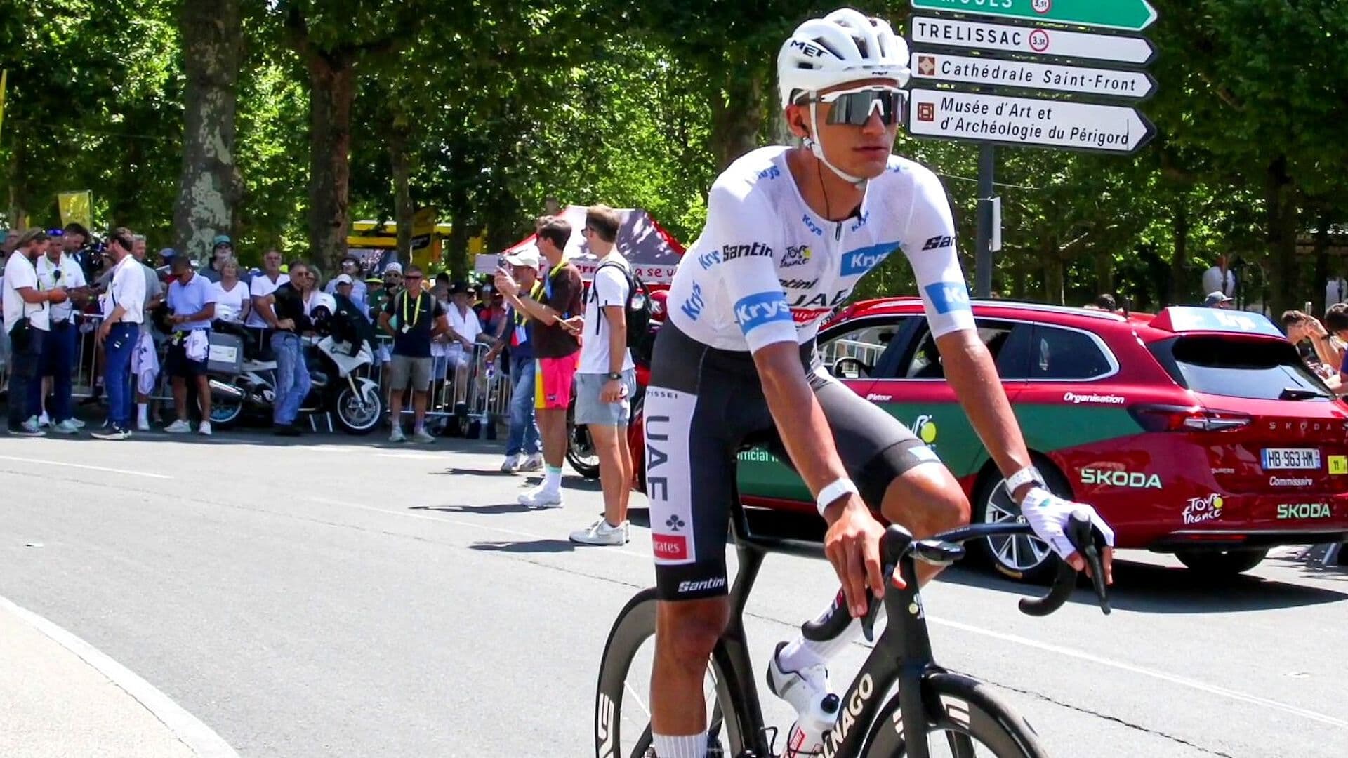 Isaac del Toro Arrancó la Etapa 8 del Tour de Francia 2026 con la Mira en Escalar Posiciones