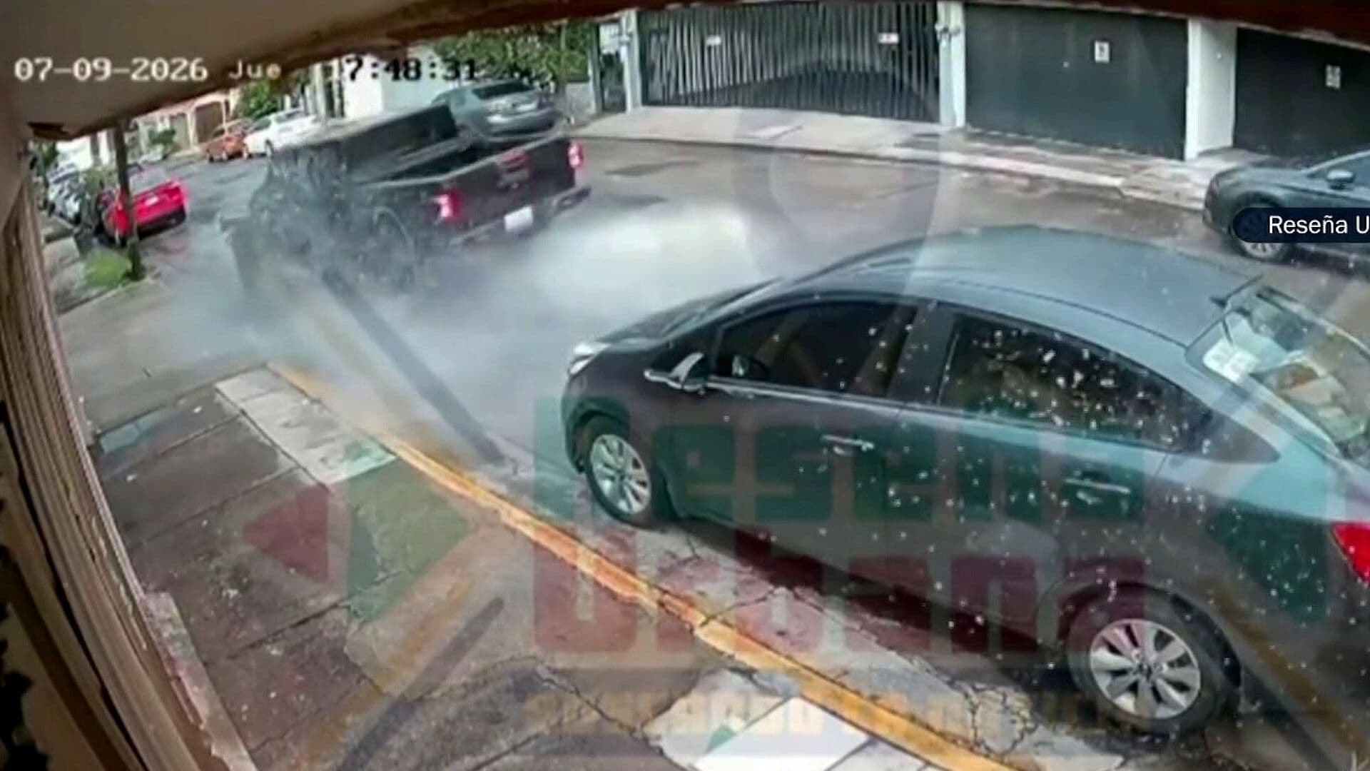 Conductor Chocó Cuatro Vehículos y Huyó en Tepic, Nayarit