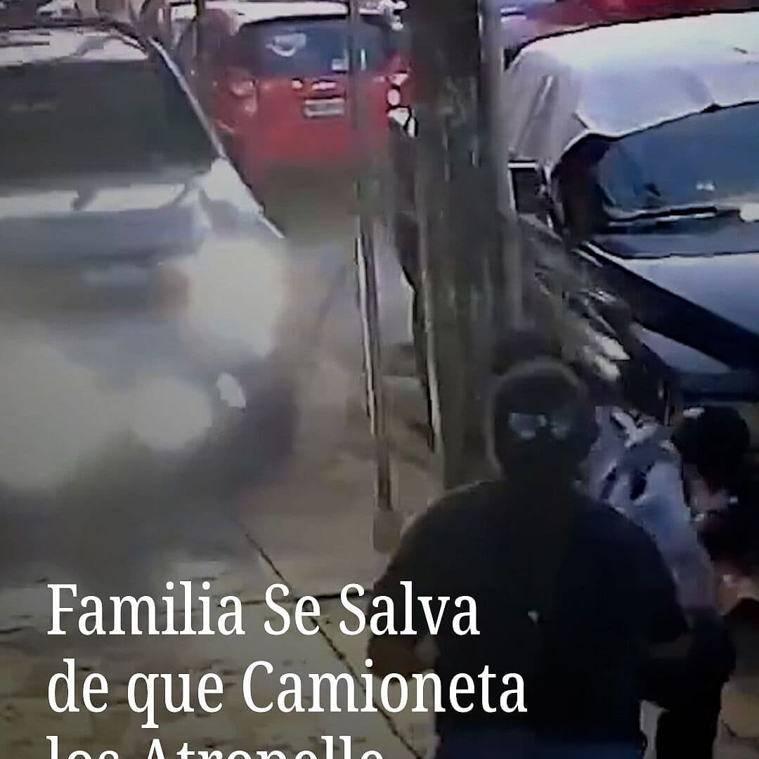 Familia Se Salva de que Camioneta los Atropelle