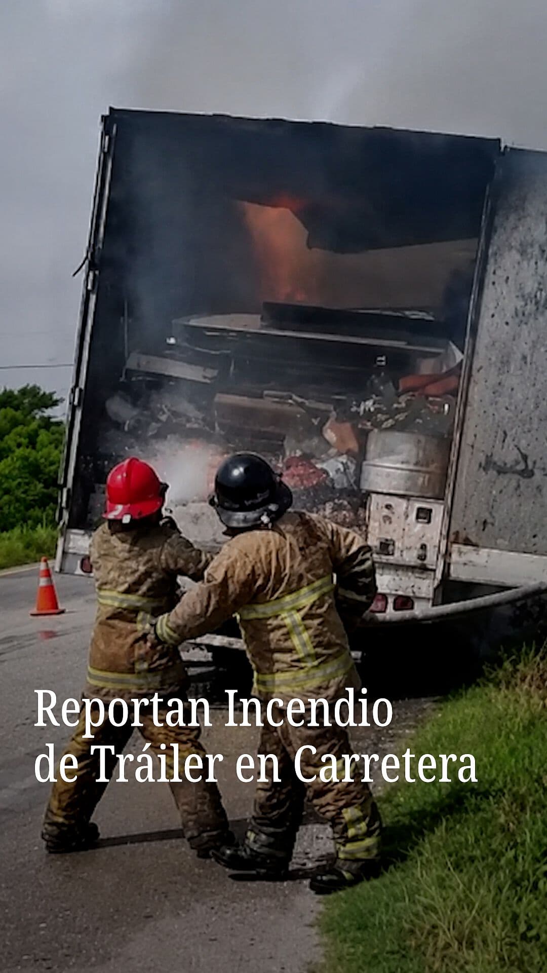 Se Incendia Tráiler en Tabasco