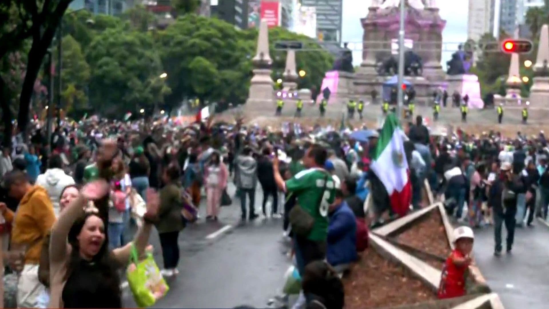 Miles Celebran en el Ángel de la Independencia Actuación de México en Mundial 2026