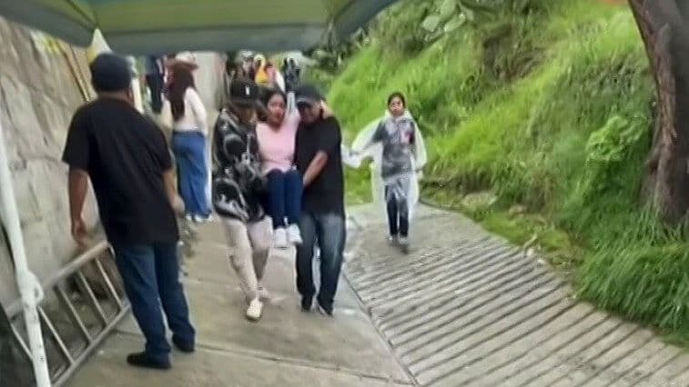 Cae Rayo Durante Fiesta Patronal en Edomex; Hay 12 Heridos y Gente con Quemaduras