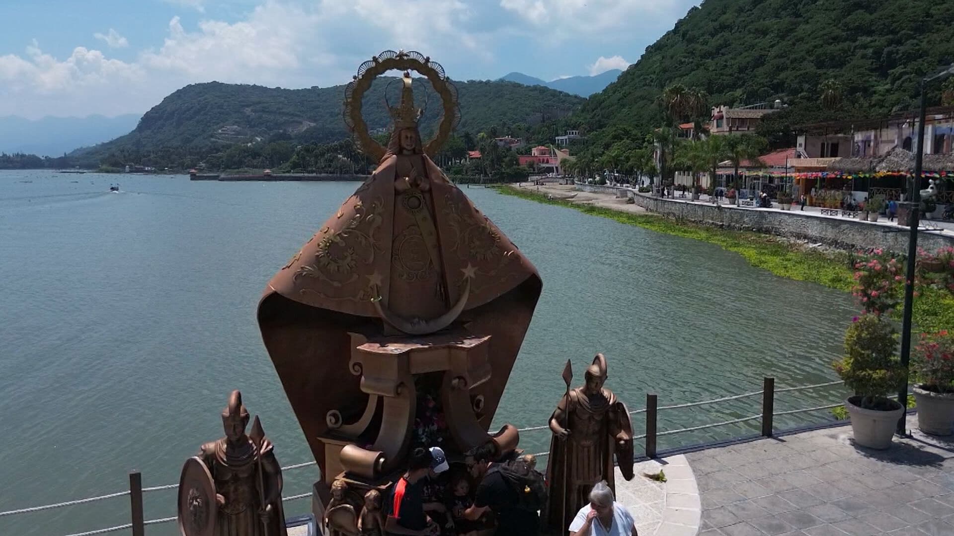 Así Recibieron los Feligreses a la Virgen de Zapopan en Chapala