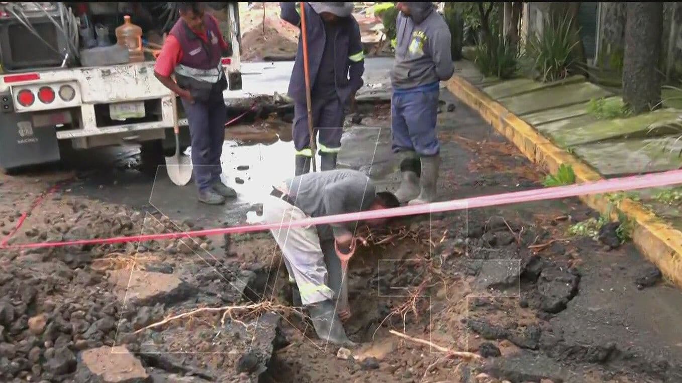 Controlan Fuga de Agua en Tlalpan; Siguen los Trabajos de Reparación