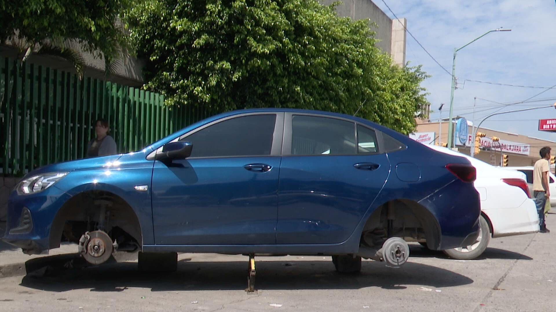 Papá Cuida a su Hija en el Hospital y le Roban las Llantas en el Estacionamiento en León