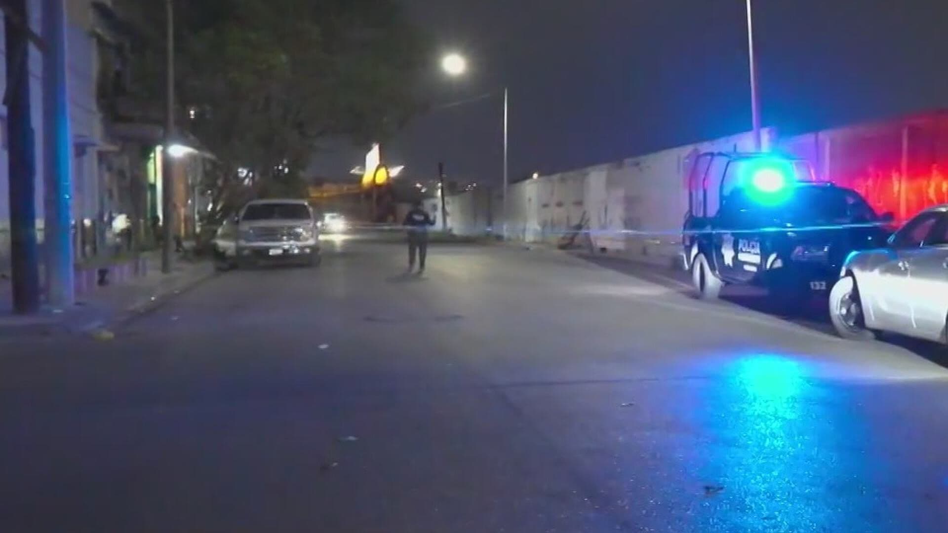 Hallan Restos en la Calle; Investigan Si Es Humano en Col. Sarabia en Monterrey