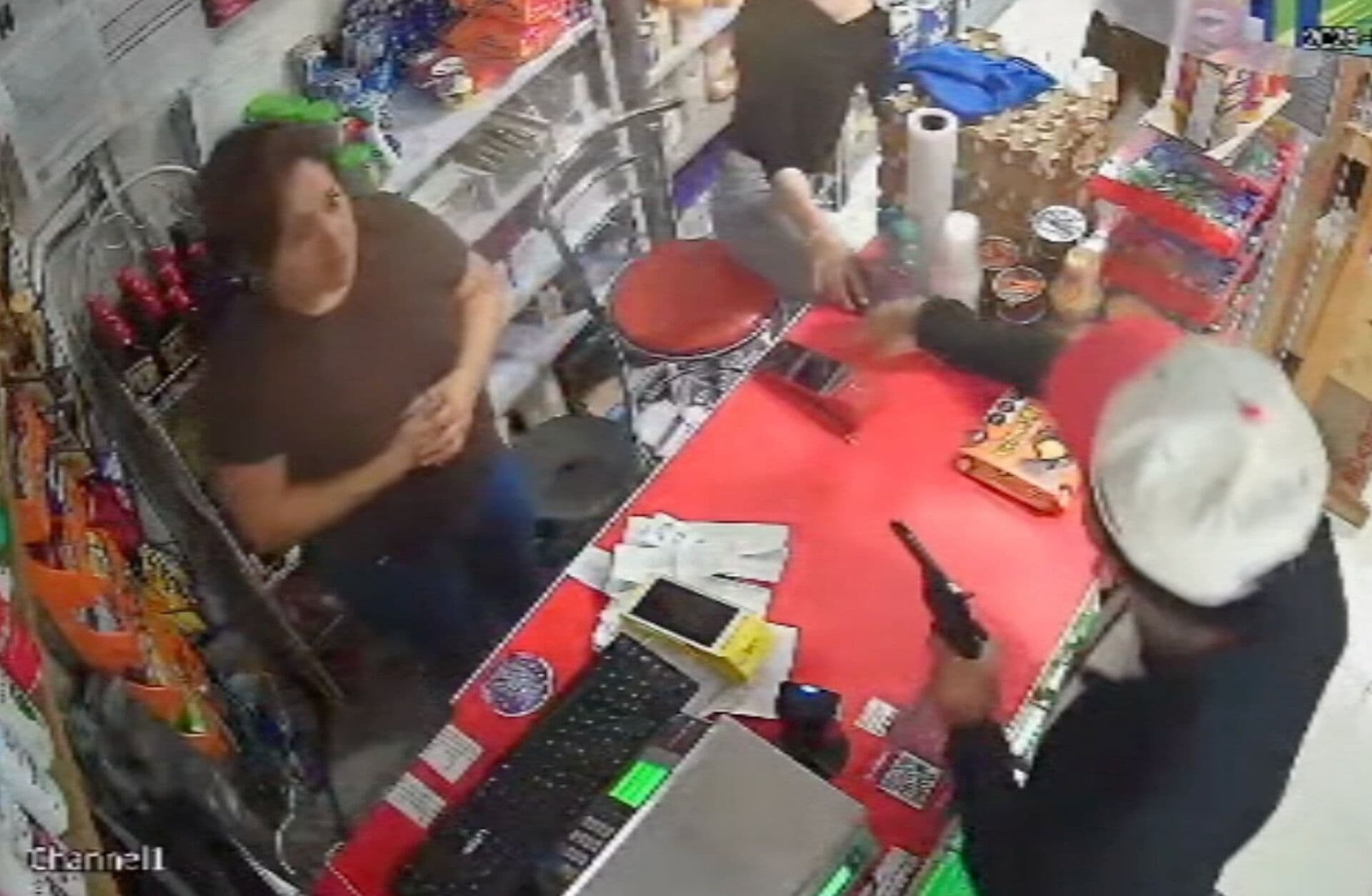 Tres Sujetos Asaltaron una Tienda en San Jerónimo Caleras, Puebla