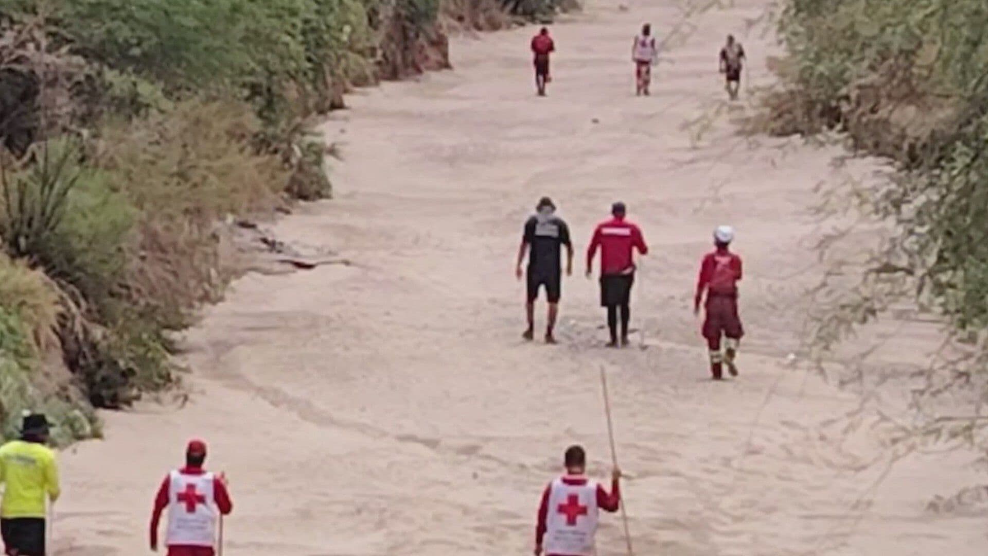 Bomberos de Hermosillo Recuperan Cuerpo de Adulto Mayor que Cayó a un Canal