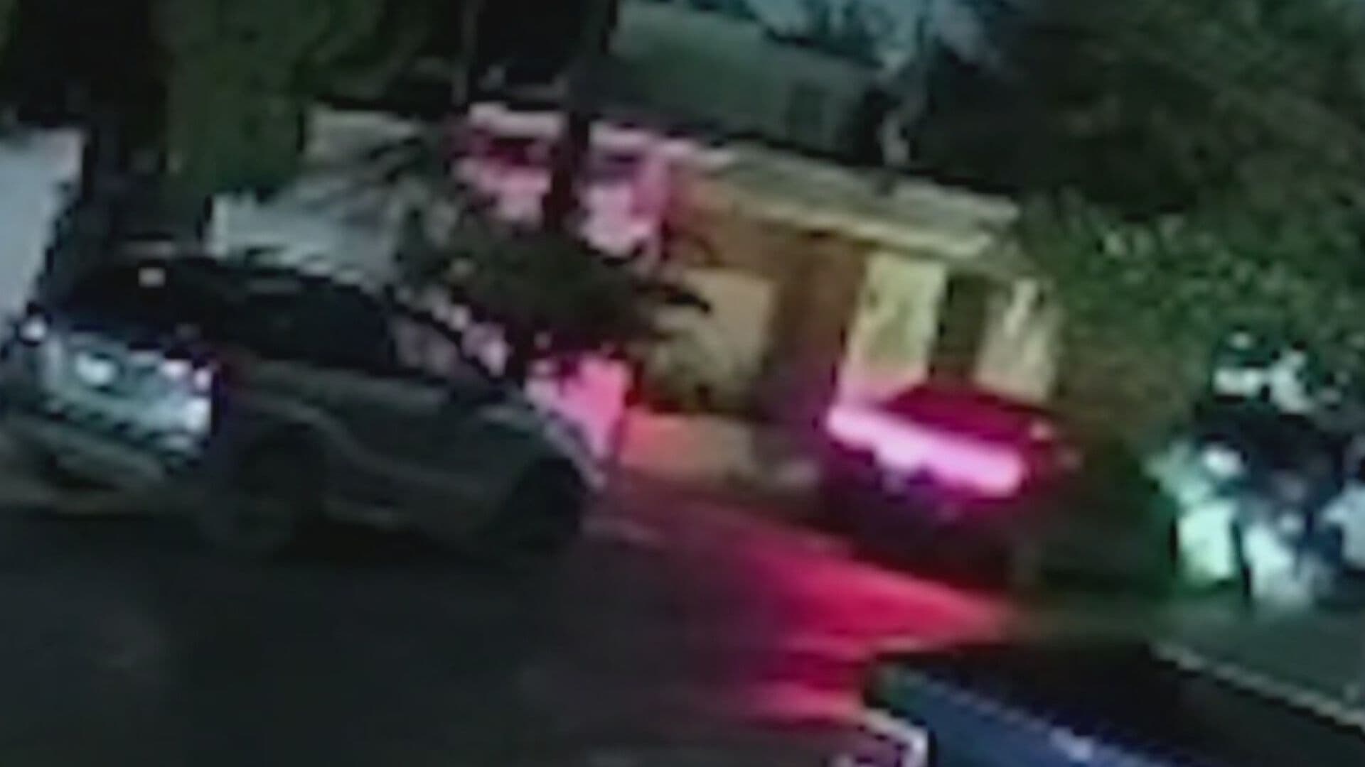 VIDEO | Conductor a Toda Velocidad Trata de Atropellar a su Exnovia y Amigos en Nuevo León