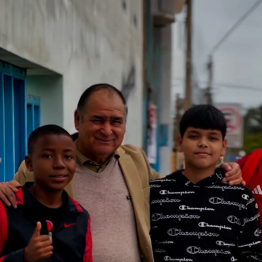Gracias a Estos Niños Colibrí Tendrá Nido