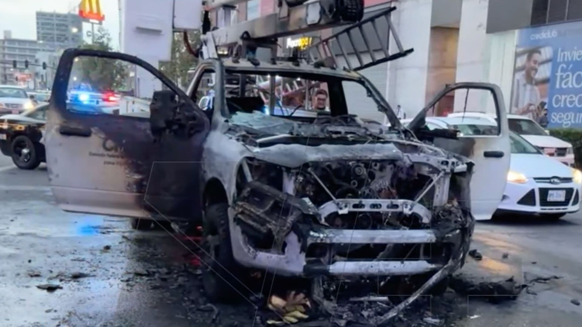Fuego Consume Unidad de CFE en el Centro de Monterrey