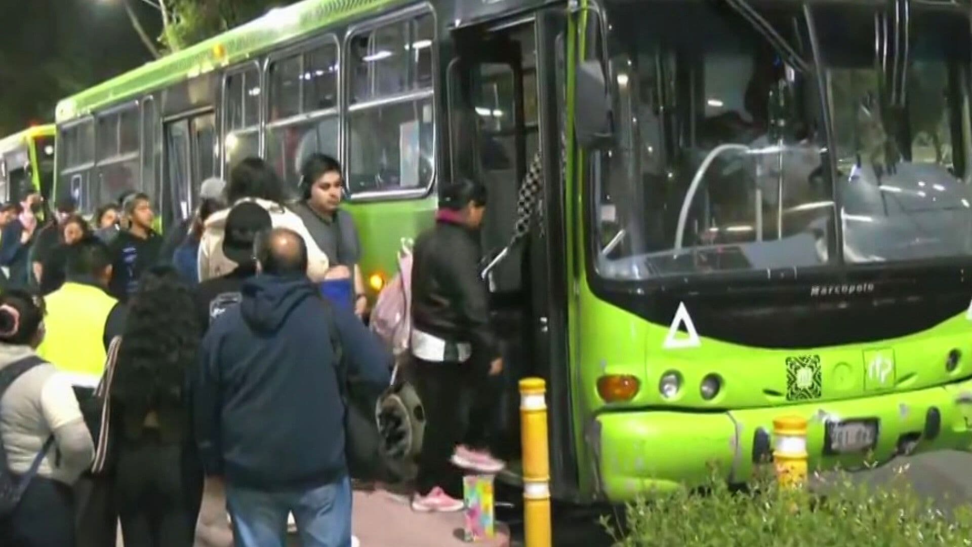 "Cosas que Pasan Todos los Días"; Falla en Tren Ligero Deja Pasajeros Varados, Esto Dijeron a N+