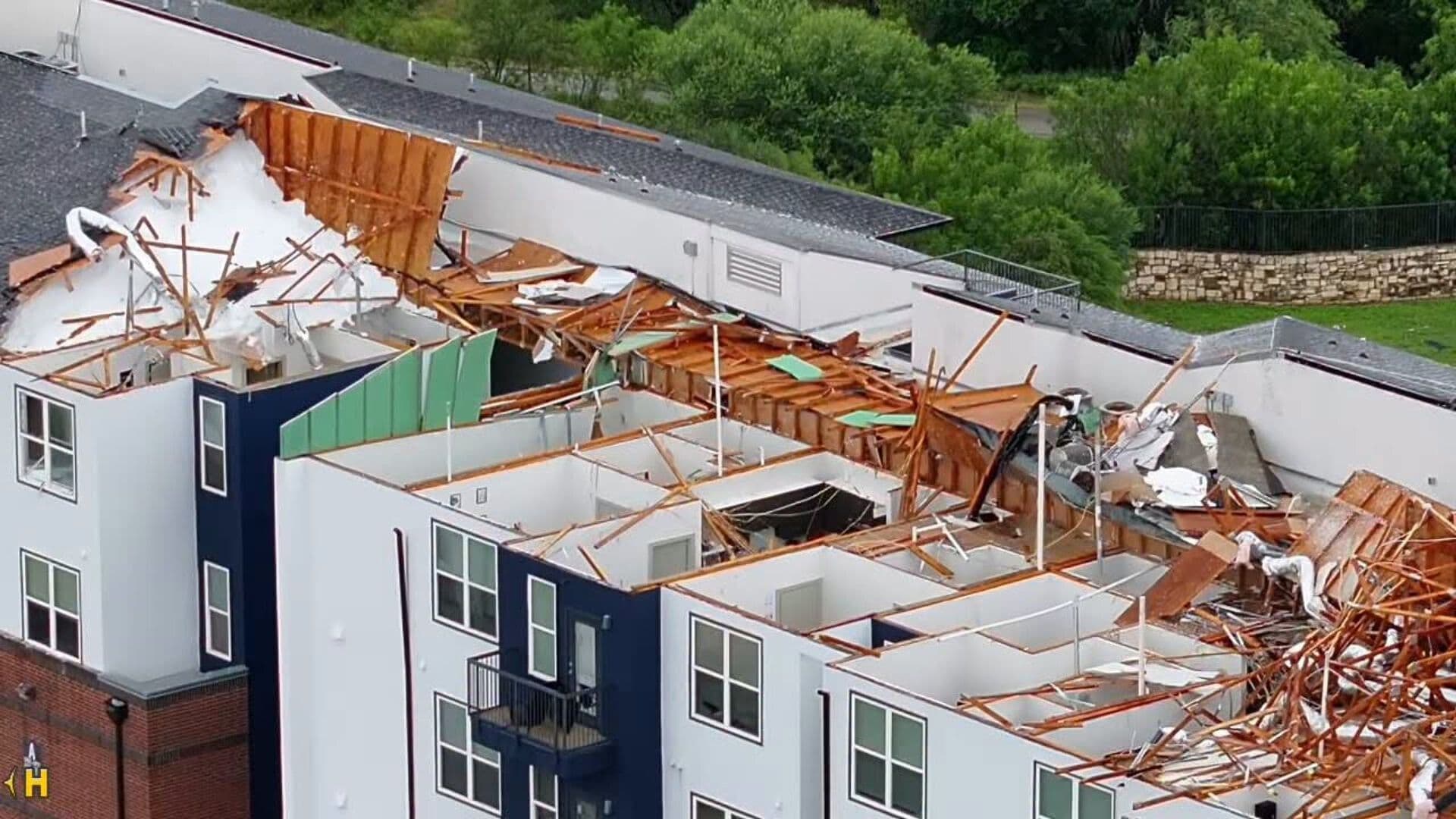 VIDEO: Tornado Toca Tierra en San Antonio, Texas; No Se Reportaron Víctimas