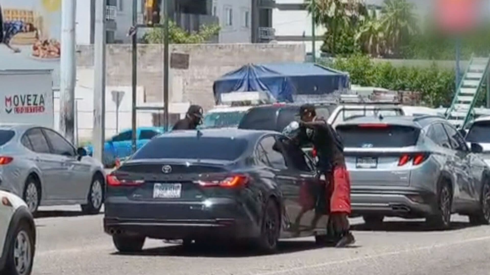Conductor Detenido por Agredir a un Joven que Limpió el Vidrio de su Carro en Hermosillo