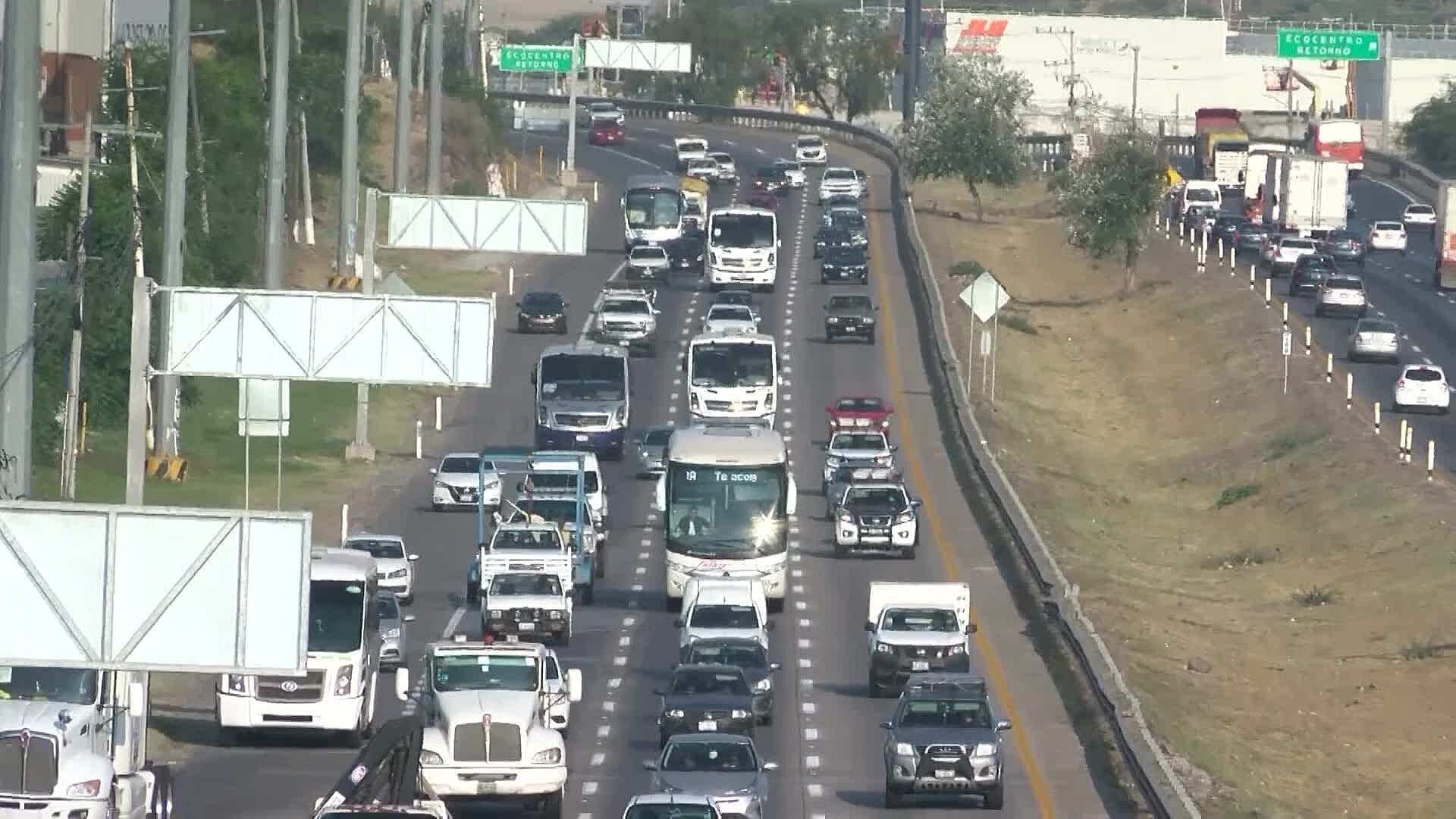 Detectan Hasta 15 Socavones en la Carretera 57 en Querétaro; Ya Iniciaron su Reparación